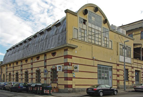 Ex Birreria Metzger in via San Donato 68, ora occupata da un  supermercato e da varie attività.
