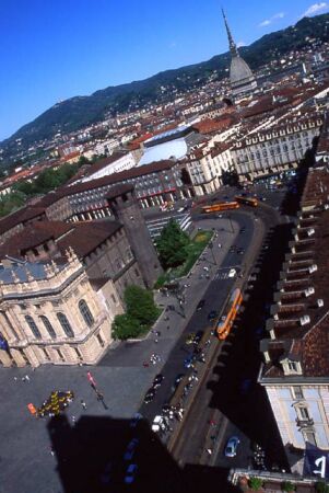 Vista dall'alto di piazza Castello