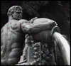 Particolare della fontana Angelica in piazza Solferino