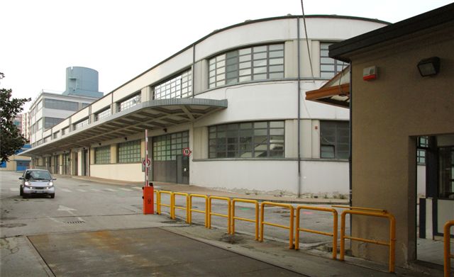 Ex stabilimenti Lancia, ora sede di INTESA (Gruppo IBM), in via Caraglio 84