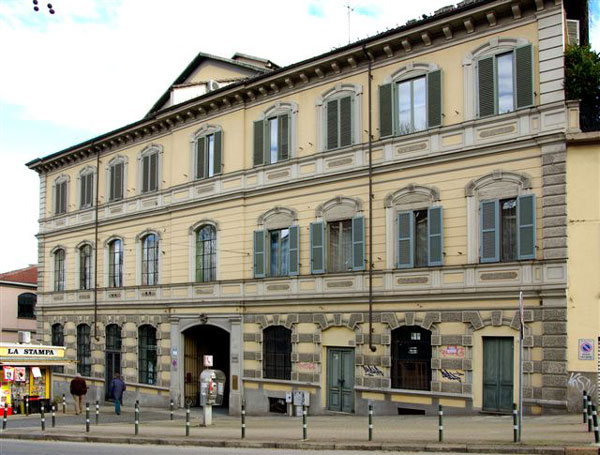 Ex Mulini Feyles in corso Tassoni angolo via San Donato