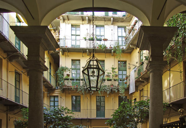 Cortili di Torino: via Po 27
