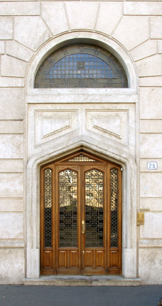 Portoni di Torino: corso Duca degli Abruzzi 25