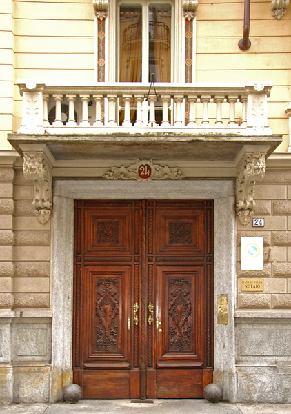 Portoni di Torino: via Avogadro 24