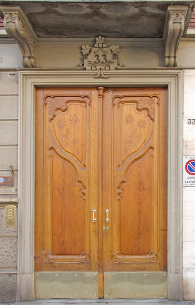 Portoni di Torino: via Cibrario 33/bis
