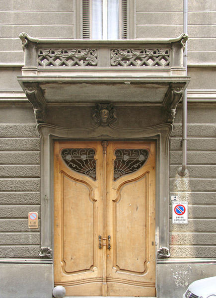 Portoni di Torino: via Colli 2