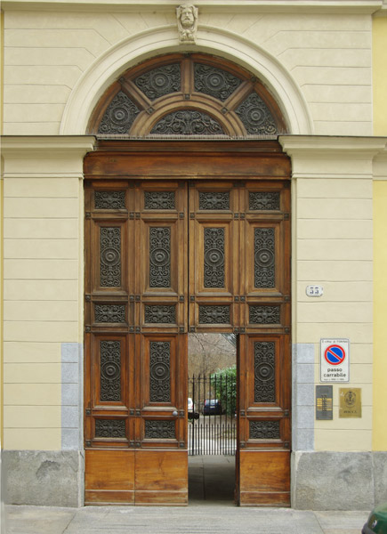 Portoni di Torino: via della Della Rocca 31