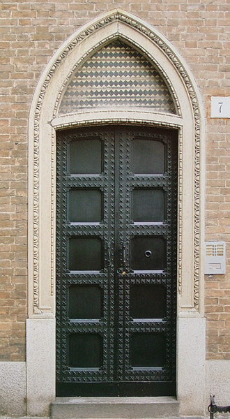 Portoni di Torino: via Govone 7