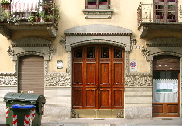 Portoni di Torino: via Grassi 12