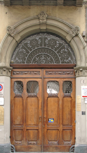 Portoni di Torino: corso Matteotti 5