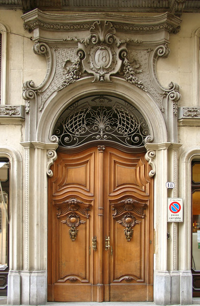 Portoni di Torino: via dei Mercanti 18