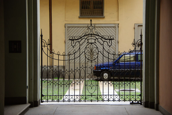 Portoni di Torino: corso Re Umberto 12