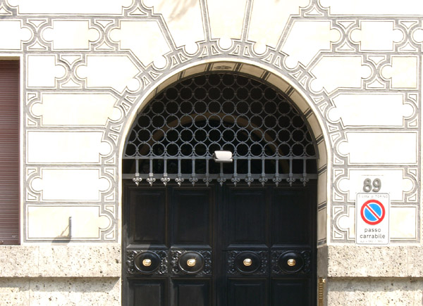 Portoni di Torino: corso Re Umberto 89