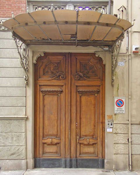 Portoni di Torino: corso Regina Margherita 242