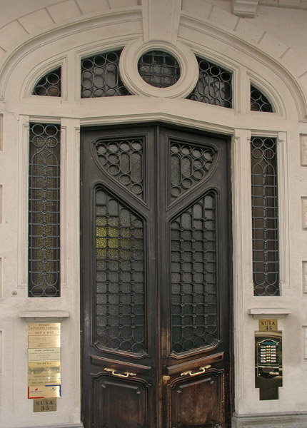 Portoni di Torino: via Susa 35
