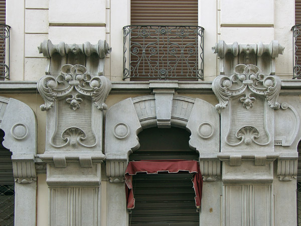 Facciata in via Dante 118