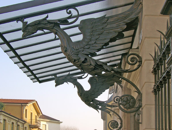 Tettoia in via Magenta 3