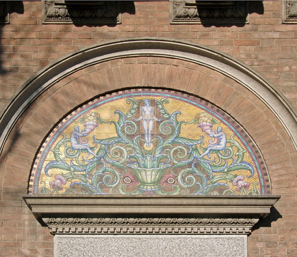 Decorazione in via Govone 4