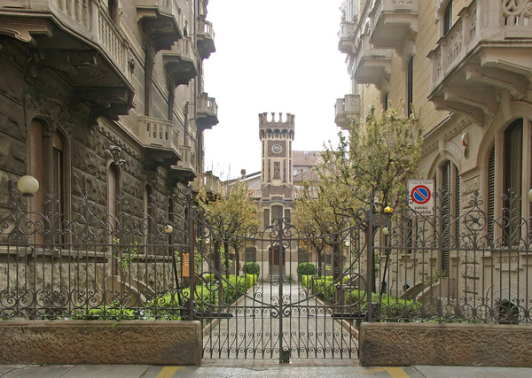 Cortili di Torino: via Susa 31