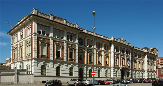 Uffici delle dogane di corso Sebastopoli 1, di gusto eclettico, costruiti a cavallo tra l'800 e il 900.