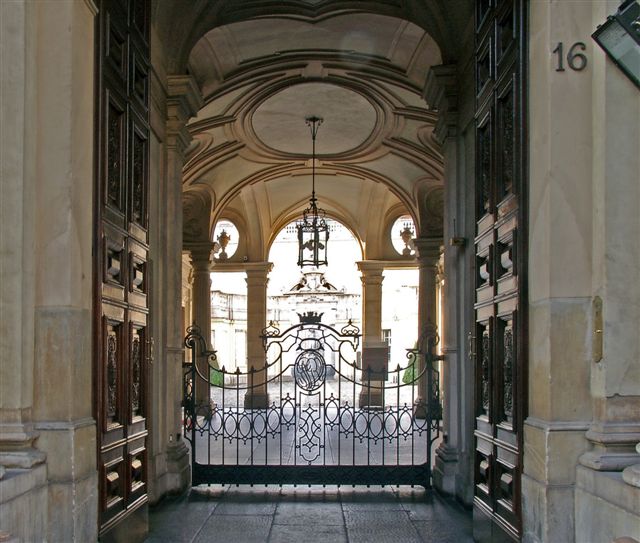 Androni di Torino: via Carlo Alberto 16