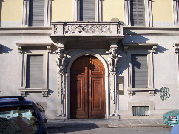 Portoni di Torino: corso Umberto 88