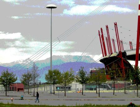Stadio su sfondo alpino