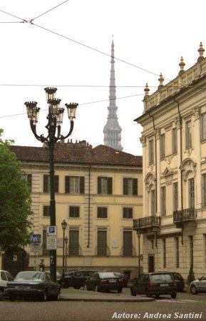 Domenica mattina, piazza Carlo Emanuele II