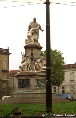 Domenica mattina, piazza Carlo Emanuele II