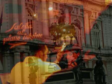 Piazza Carignano seduti dentro ad un bar