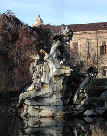 Particolare della fontana dei giardini Reali