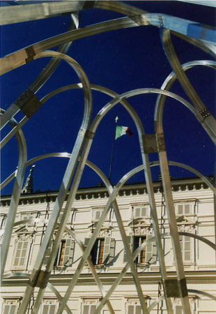 Esposizione della biennale in Piazzetta Reale