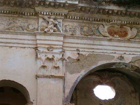Bussana vecchia, navata del Duomo