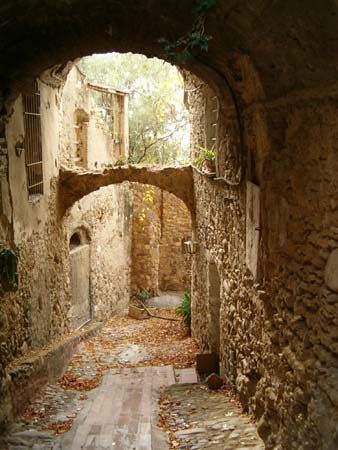 Bussana vecchia.. no traffic