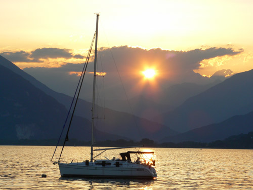 Tramonto sul lago