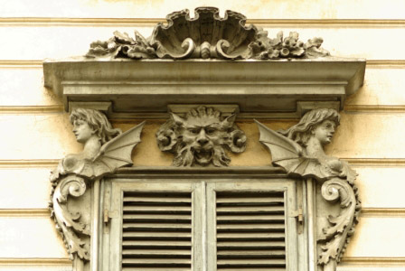 Diavolo su balcone
